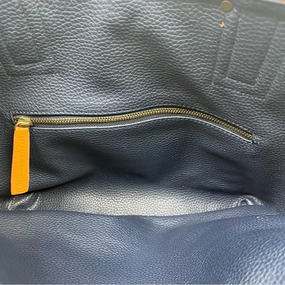 G.H. Bass & Co caramel vegan leather tote bag with navy blue crossbody strap - Picture 11 of 16